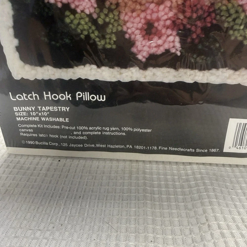 Vintage 1990 Sealed Bucilla 15015 Bunny Rabbit Latch Hook Pillow Tapestry Craft‎